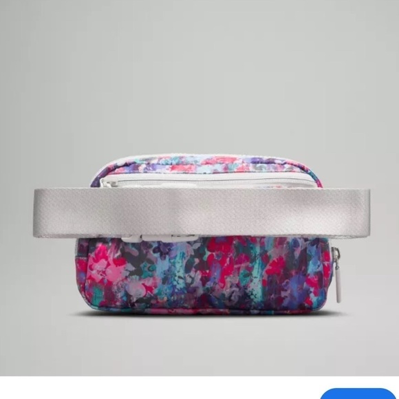 lululemon athletica Everywhere Belt Bag Flower Glide Multi/Vapor  NWT - Picture 3 of 3